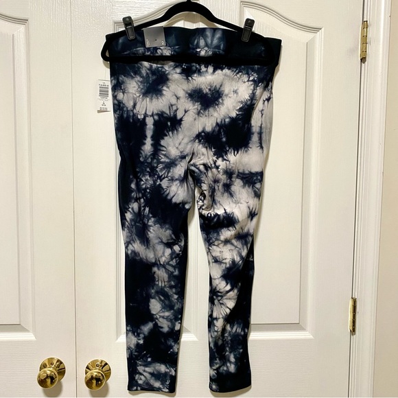 Torrid FLEECE LINED TIE-DYE Black FULL LENGTH PLATINUM LEGGING NWT - Picture 4 of 7